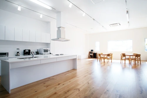 MEGA STUDIO – Room View